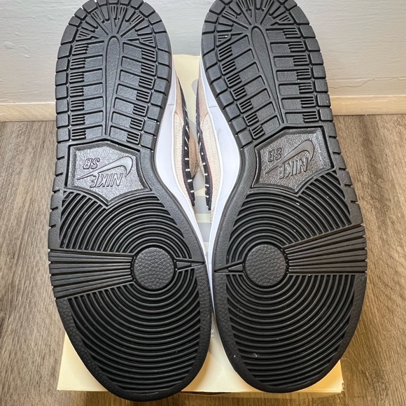 Nike Albino & Preto x Dunk Low SB “Jit-Jitsu” - Picture 6 of 9